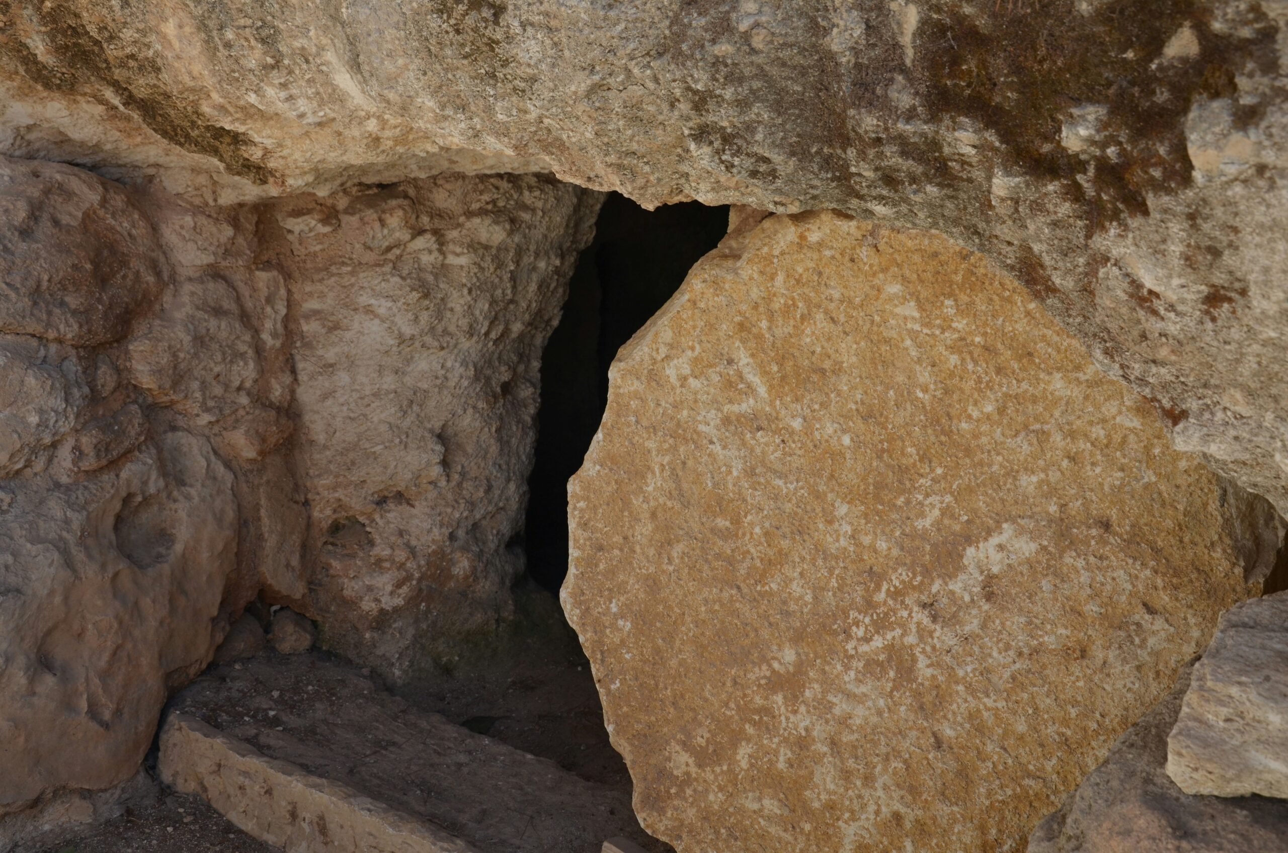 Picture of an empty tomb for holy week.